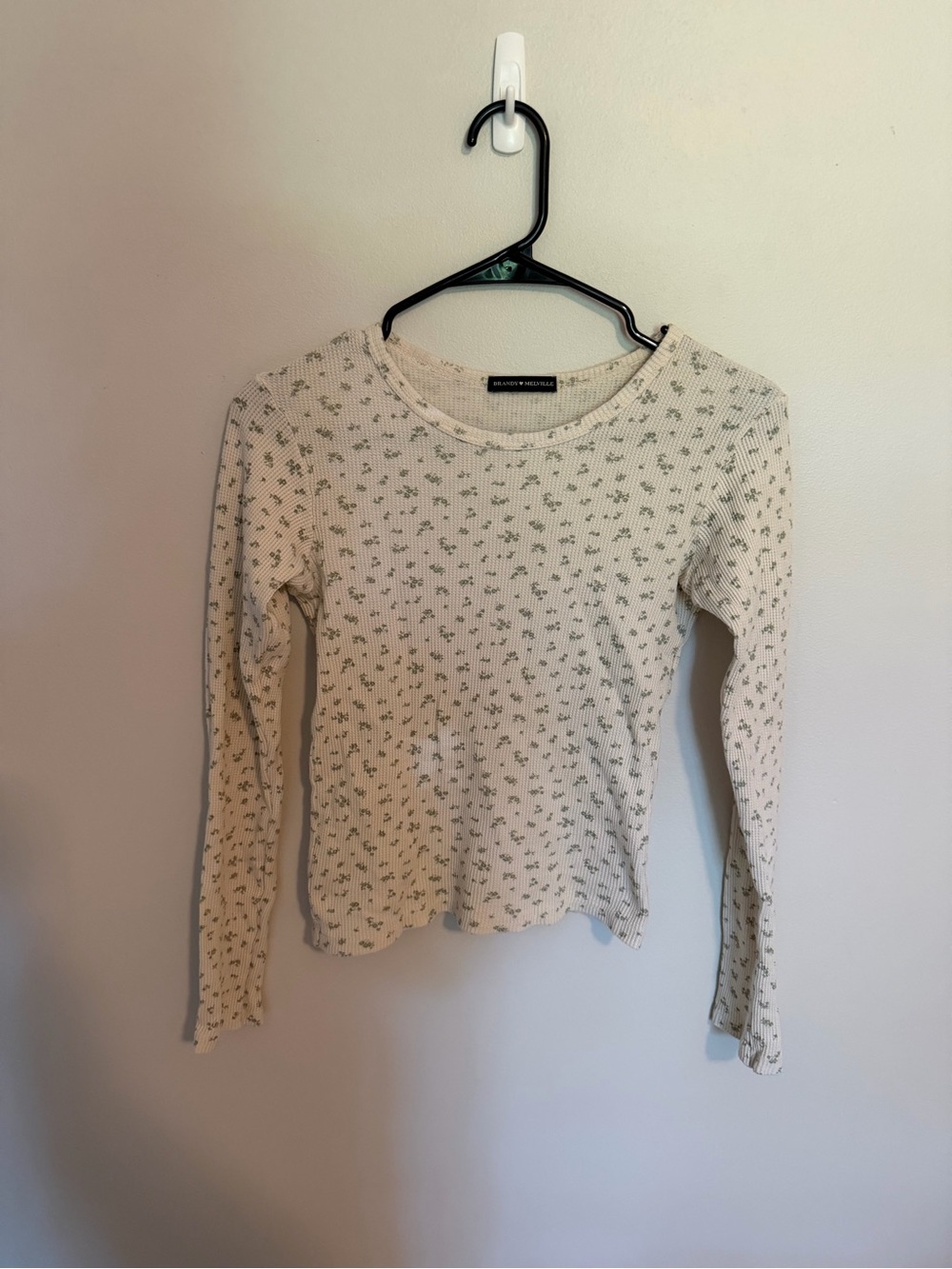 Brandy Melville Cream Long-Sleeve Floral Ribbed Top